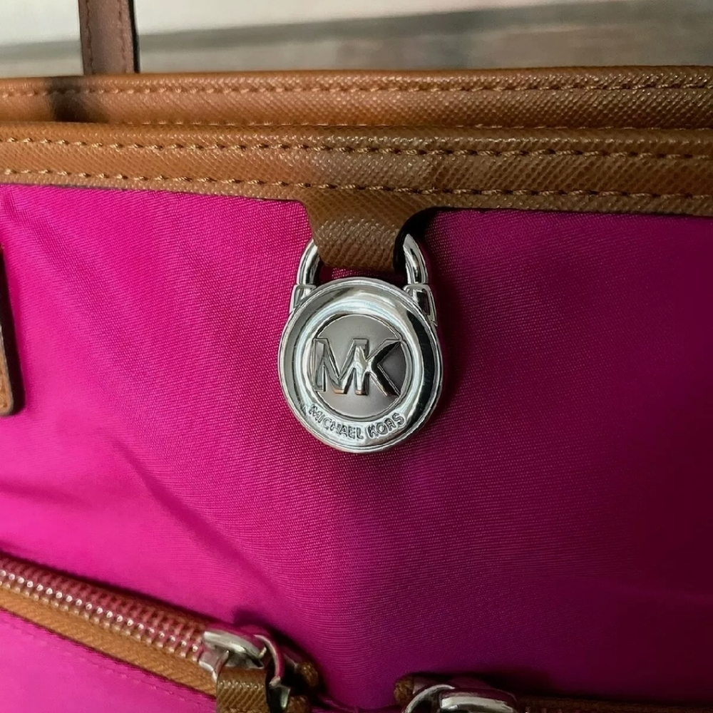 🥳HP🥳Michael Kors Pink Nylon With Brown Leather Handles and Trim NWOT Tote Bag - Picture 12 of 12